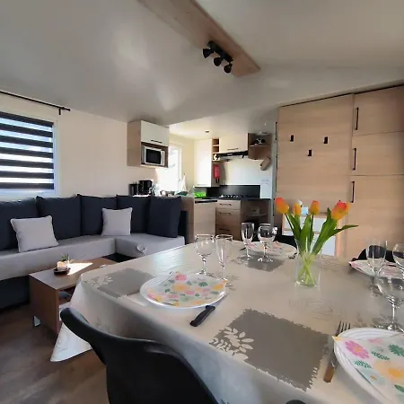 Mobilhome 3 Avec Terrasse Et Magnifique Jardin كانيه